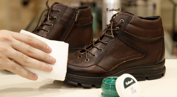  نحوه پاک کردن انواع لکه های ‌روی چرم