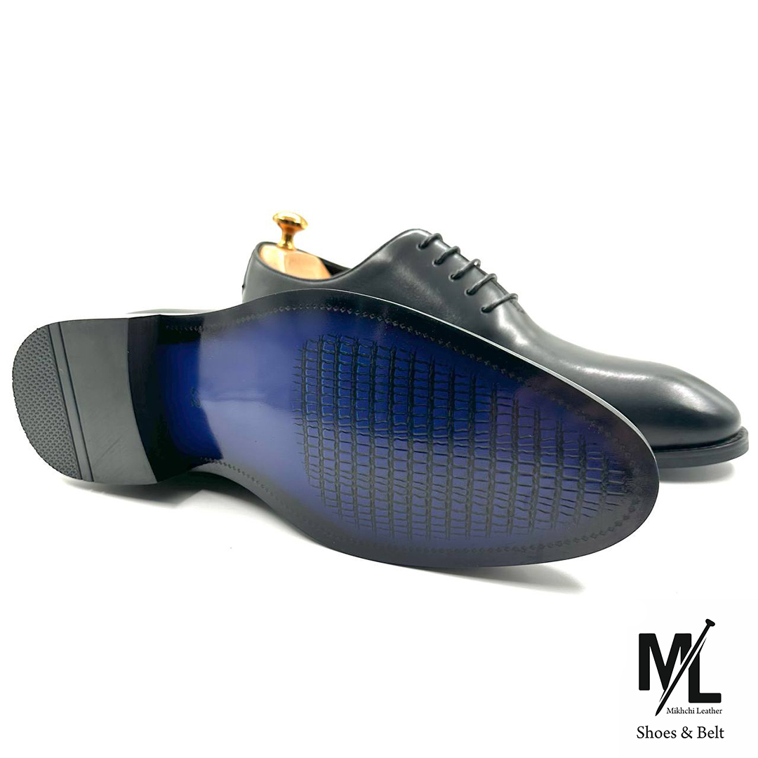  کفش کلاسیک مجلسی تمام چرم مردانه | Vip | کد:M110 | چرم میخچی | قهوه ای ، مشکی ، زرشکی ، طوسی |‌ با زیره میکرولایت. 